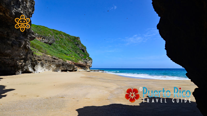 Romantic beaches in Puerto Rico - Hidden Cave - Isabela